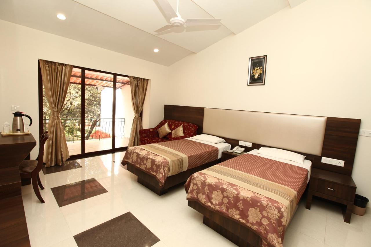 Usha Ascot Hotel มาเทรัน ภายนอก รูปภาพ