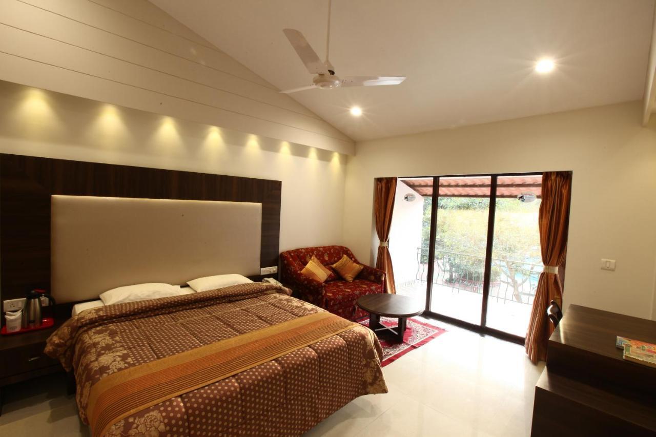 Usha Ascot Hotel มาเทรัน ภายนอก รูปภาพ
